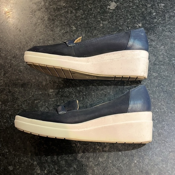 Naturalizer Women's Navy Samara Loafers - Picture 5 of 10